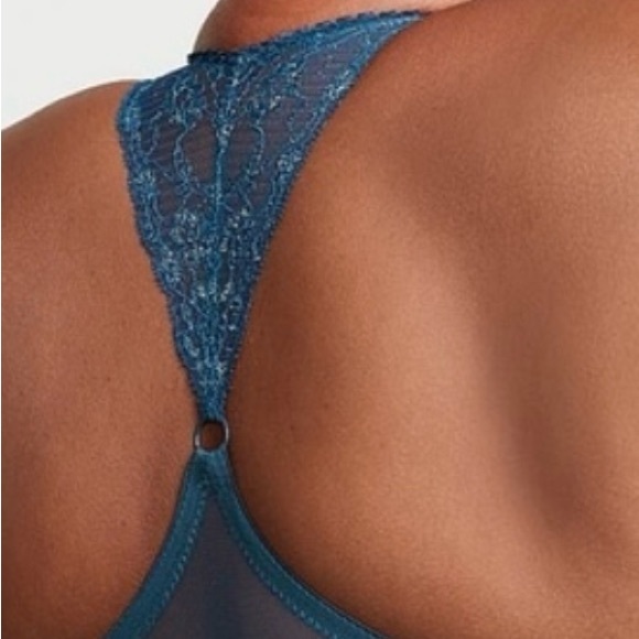 CLEARANCE $70 Victoria’s Secret Lacy floral T-Shirt front close bra 36D set - Picture 5 of 5